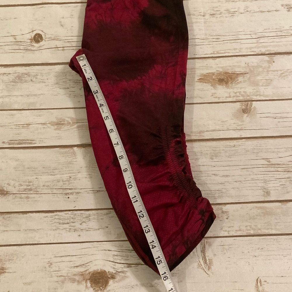 Lululemon In The Flow Crop | Wine Berry/Bordeaux Drama | Size 8 - Picture 6 of 12